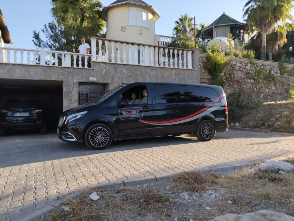 Travel in Unparalleled Elegance Your Premier Luxury Transfer from Manavgat to Mahmutlar with manavgattransfer.com.tr